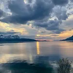 The Midnight Sun Dom wakacyjny Gratangen