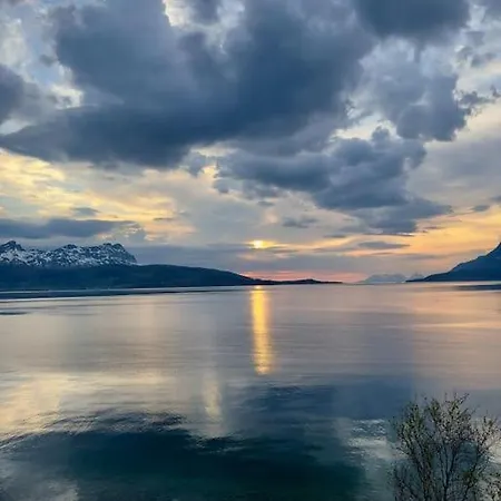 The Midnight Sun Feriehus Gratangen