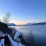بيت للعطل The Midnight Sun Gratangen