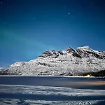 بيت للعطل The Midnight Sun *